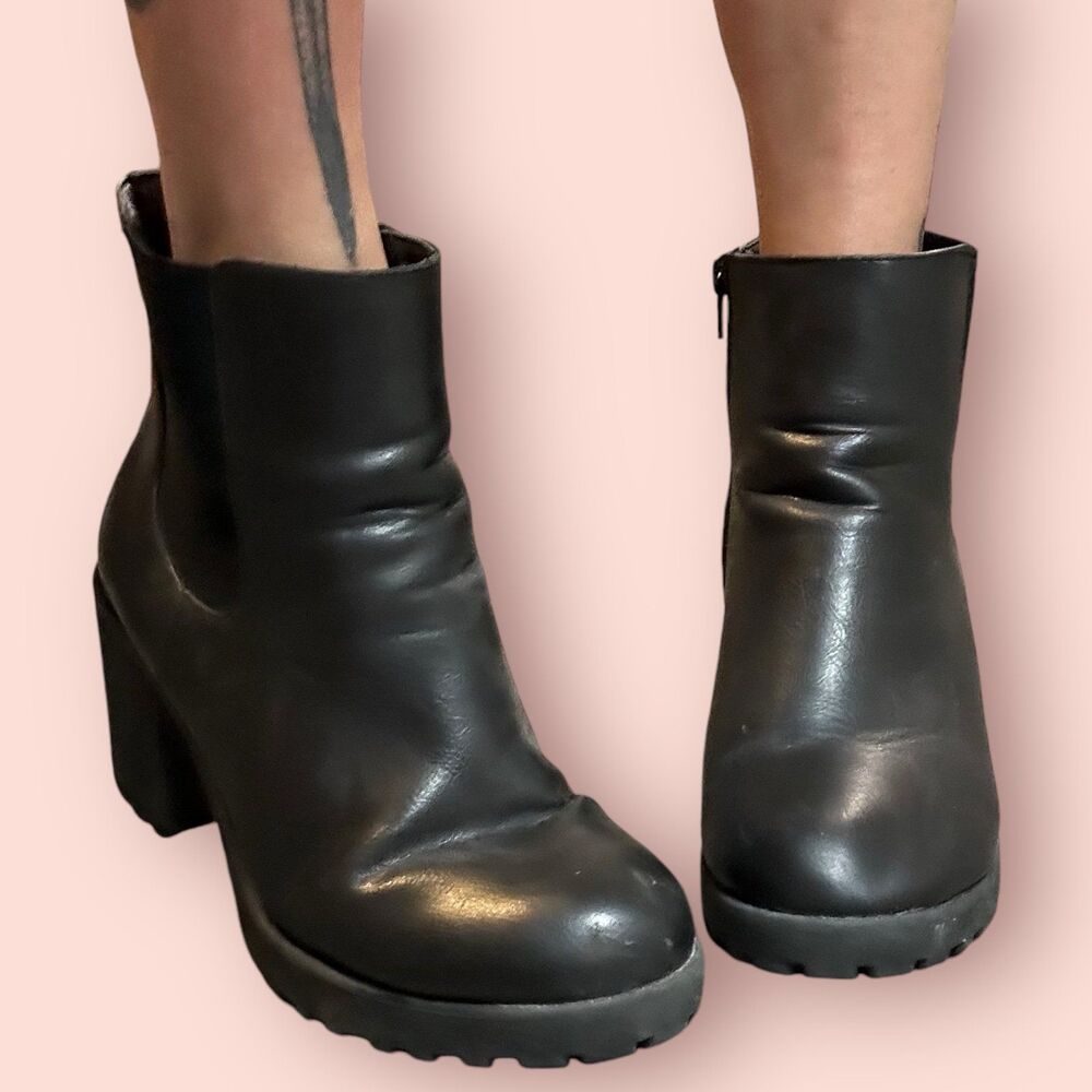 Shi 90s Chunky 3” Heel Side Zip Boots Black Vegan Leather Size 8